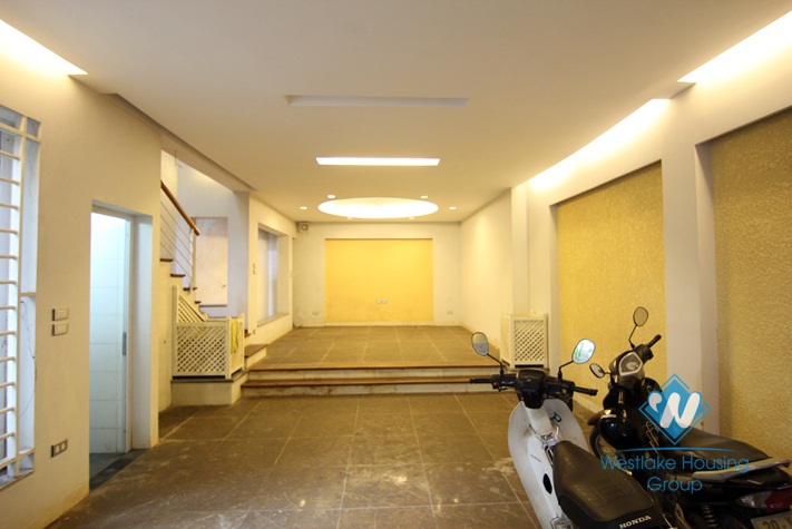 Unfurnished 05 bedrooms-Good house for rent in Trich Sai st, Tay Ho district 